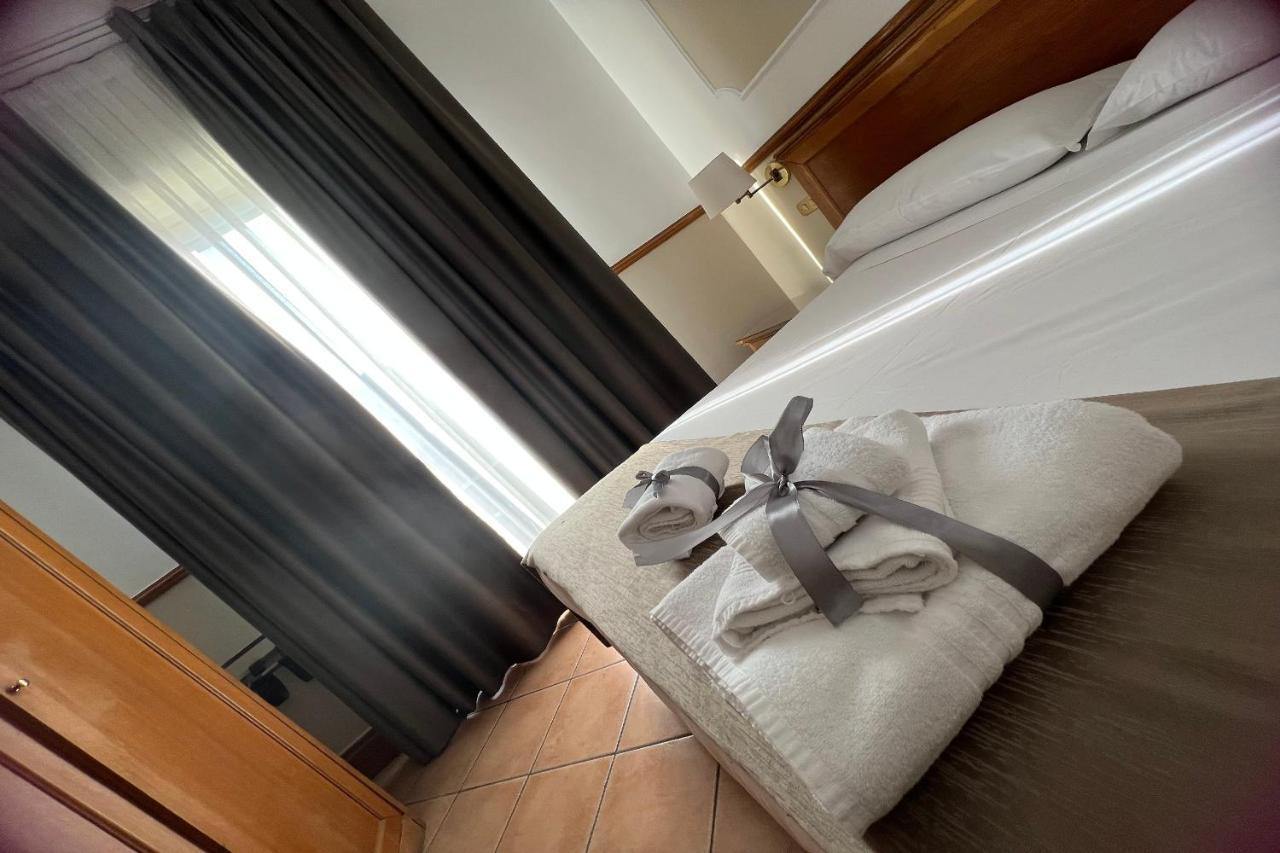 Hotel Leopardi Napoli Ngoại thất bức ảnh