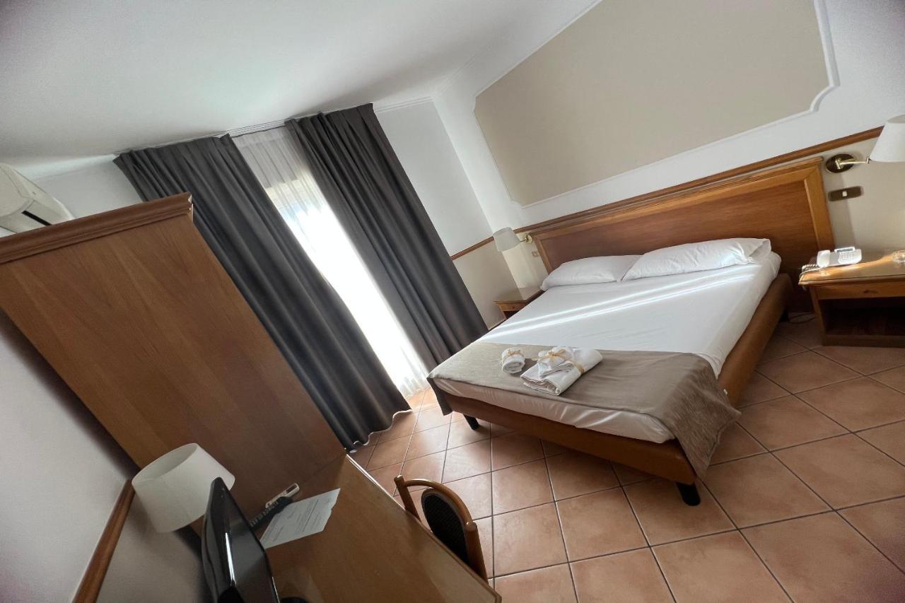 Hotel Leopardi Napoli Ngoại thất bức ảnh