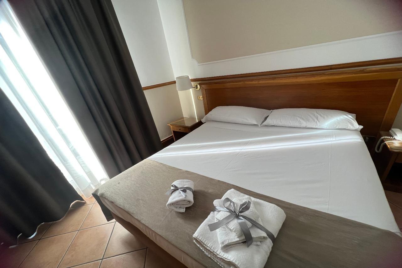 Hotel Leopardi Napoli Ngoại thất bức ảnh