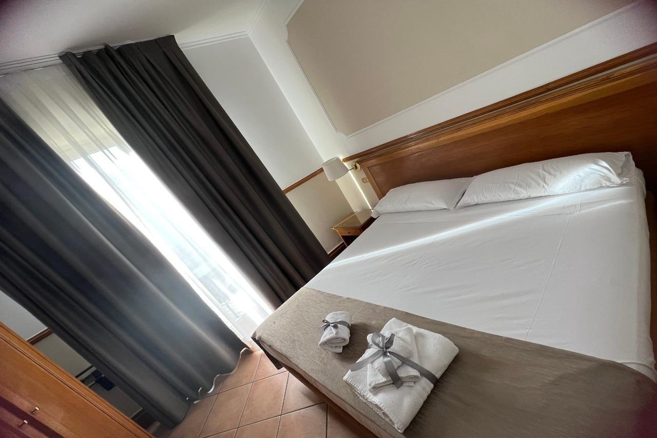 Hotel Leopardi Napoli Ngoại thất bức ảnh